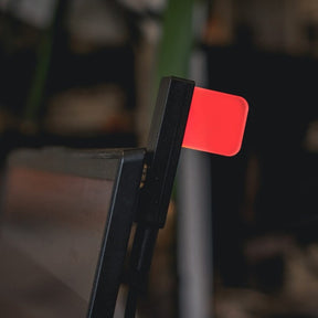 Luxafor Flag Busylight, sort på computer lyser rødt